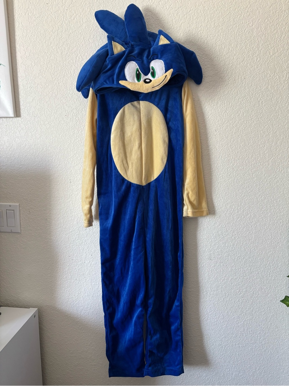 Spirit Halloween Sonic the Hedgehog Hooded Plush Jumpsuit Costume Size Small 4-6
